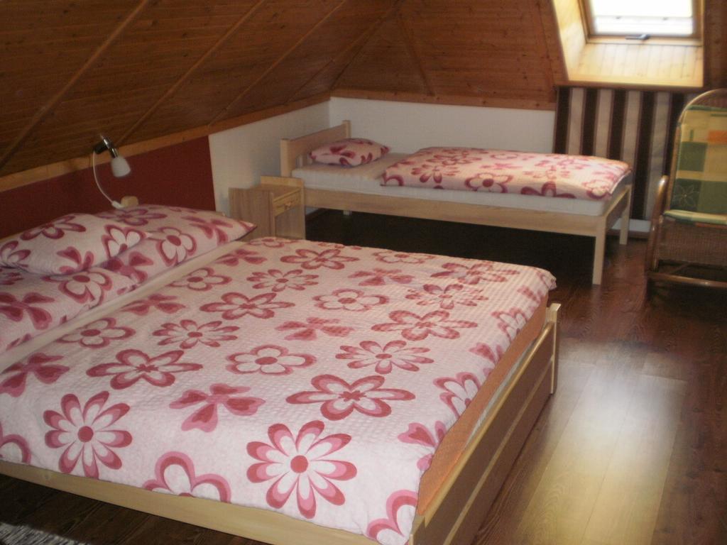 Privat Buk 100 Apartment Йндрихув Храдец Стая снимка