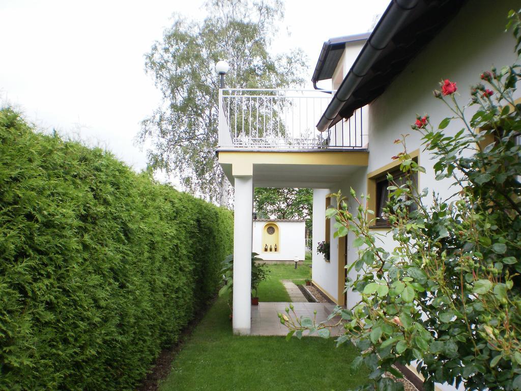 Privat Buk 100 Apartment Йндрихув Храдец Екстериор снимка