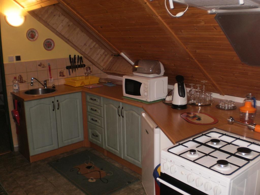 Privat Buk 100 Apartment Йндрихув Храдец Екстериор снимка