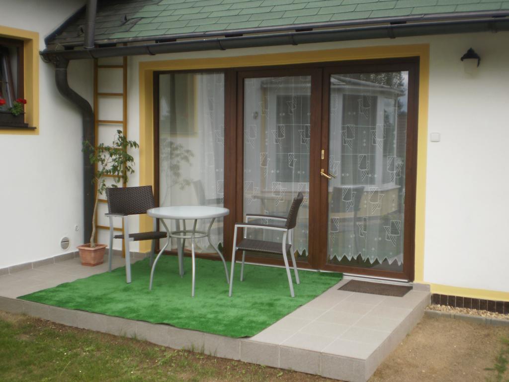 Privat Buk 100 Apartment Йндрихув Храдец Екстериор снимка