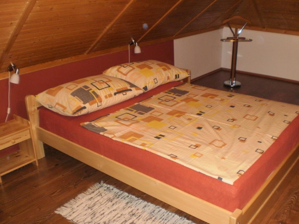 Privat Buk 100 Apartment Йндрихув Храдец Екстериор снимка