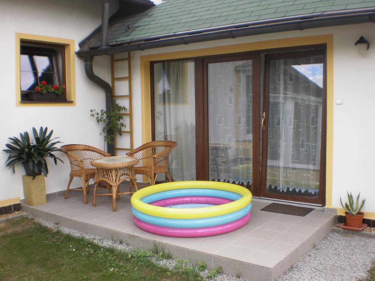 Privat Buk 100 Apartment Йндрихув Храдец Екстериор снимка