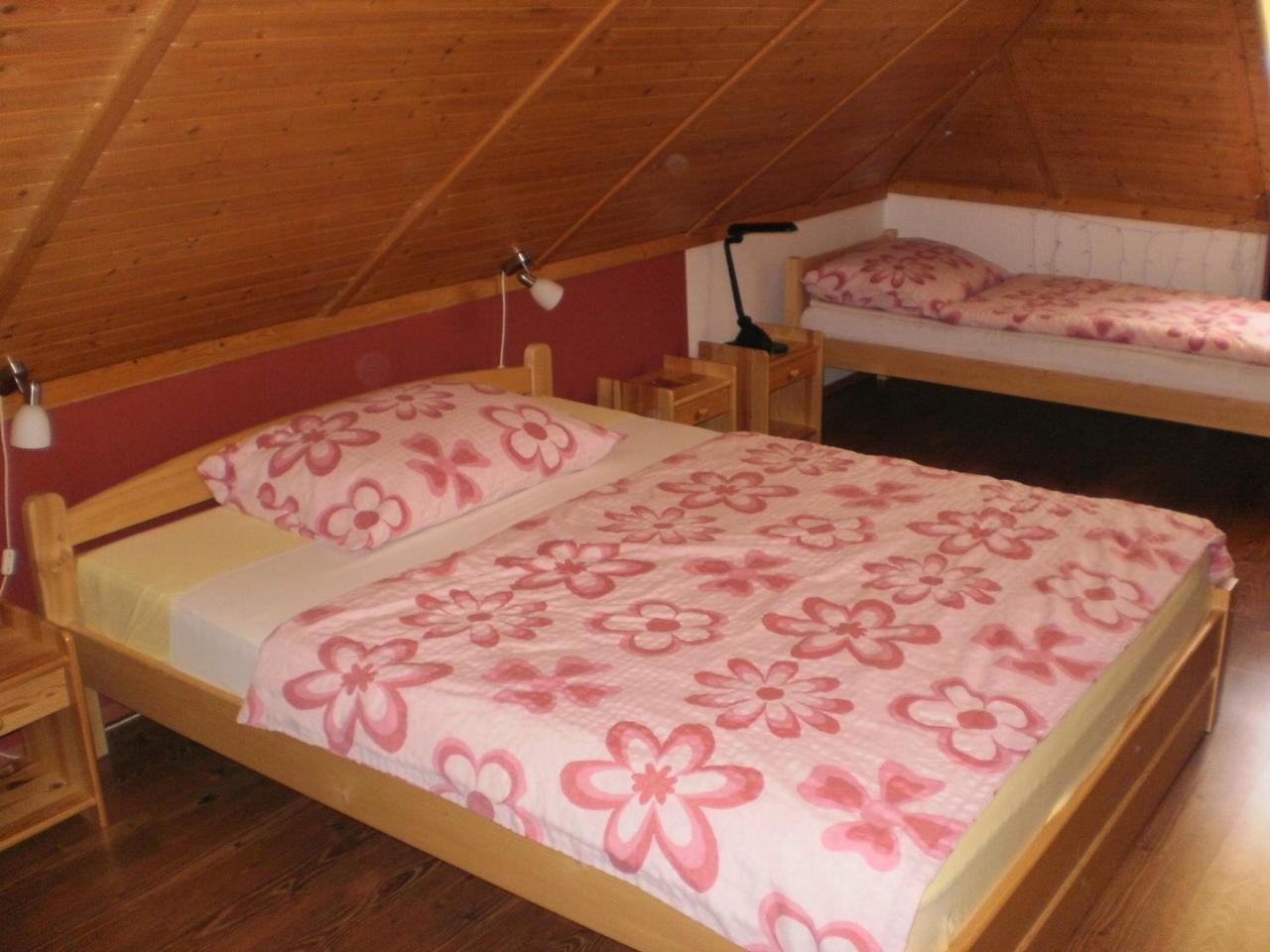 Privat Buk 100 Apartment Йндрихув Храдец Екстериор снимка