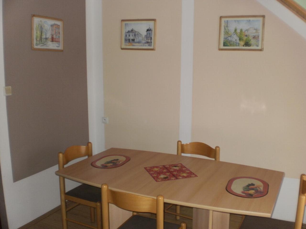 Privat Buk 100 Apartment Йндрихув Храдец Екстериор снимка