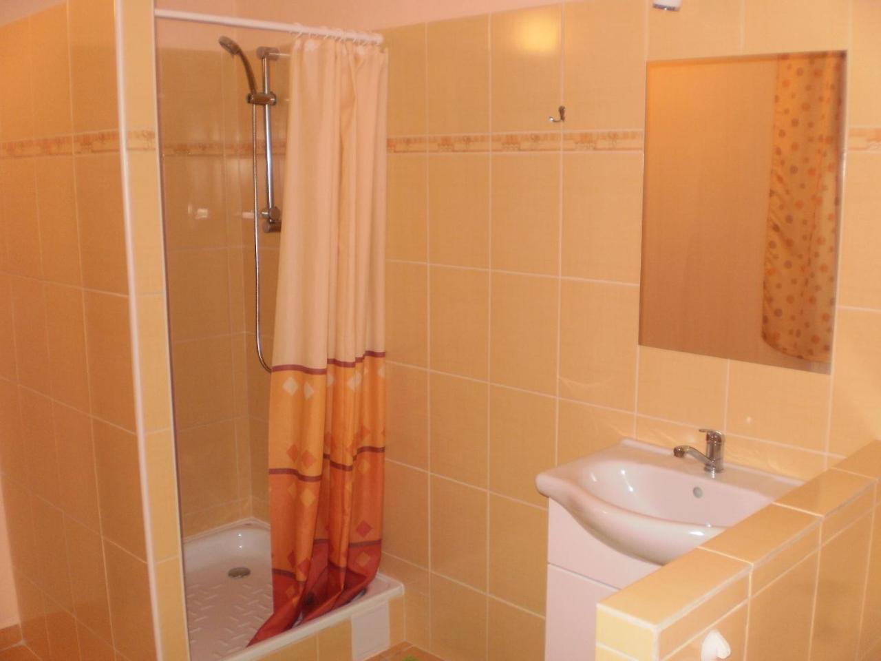 Privat Buk 100 Apartment Йндрихув Храдец Екстериор снимка