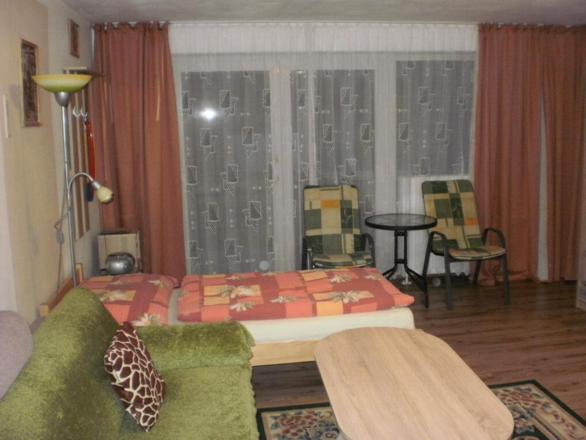 Privat Buk 100 Apartment Йндрихув Храдец Екстериор снимка